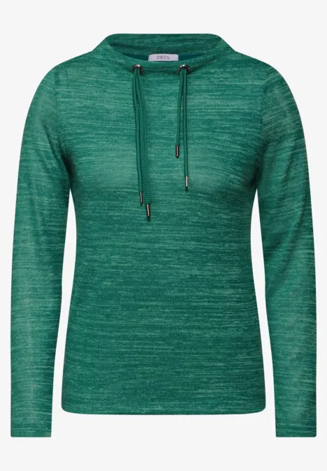 Grüner Pullover mit Kapuzenband, lange Ärmel, schlichtes Design.